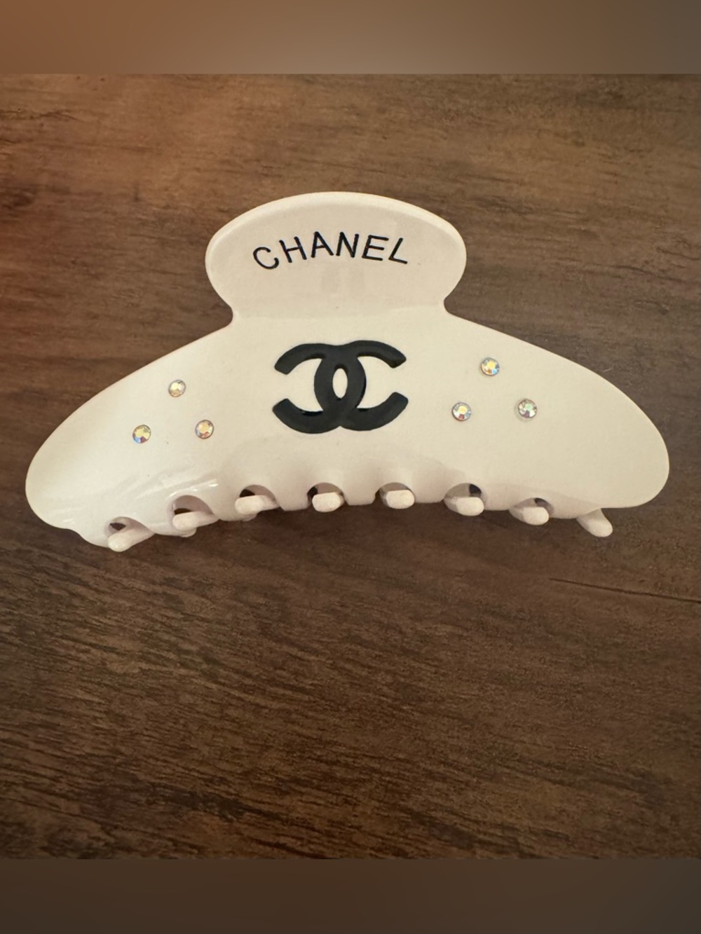New Designer White and Black CC Logo Hair Clip
